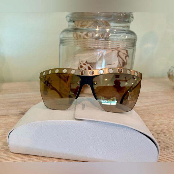 Prada Sunglasses with Case - Picture 5 of 9